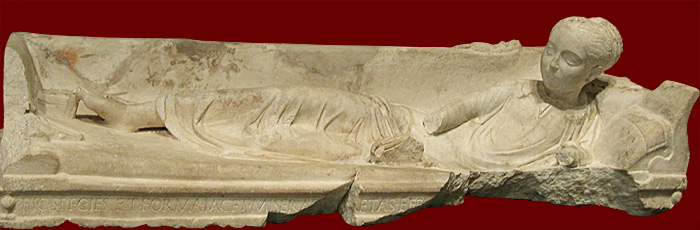 021. Tombeau a la memoire dune jeune fille, 120-140 p.C.jpg